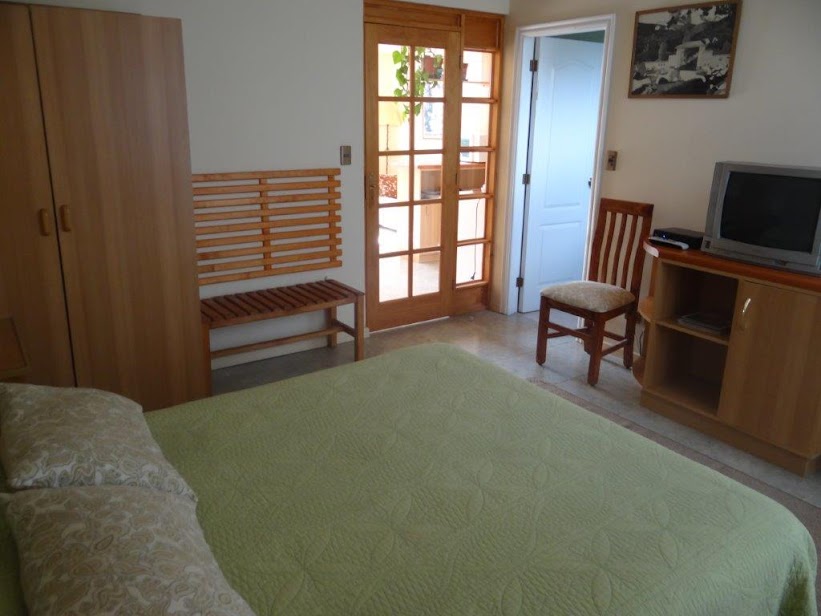 Dormitorio con linda vista